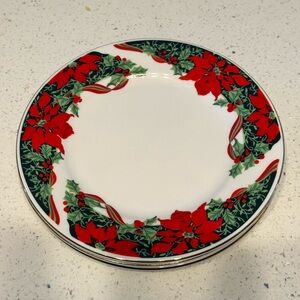 Gibson Christmas Poinsettia Holly Salad/Dessert Plates Set of 3 – Holiday China